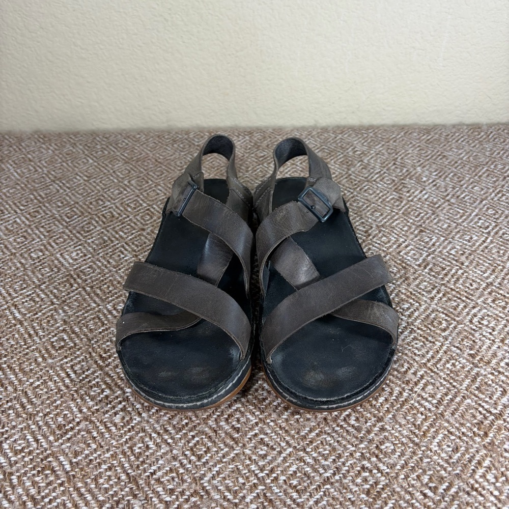 Chaco Wayfarer Tornado Strappy Sandals Gray Leather Womens Sz 8 Casual Outdoor - Picture 2 of 8